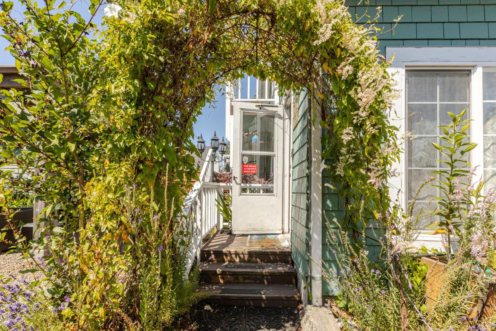 Enchanted Cottages By The Sea Seaview Exteriör bild